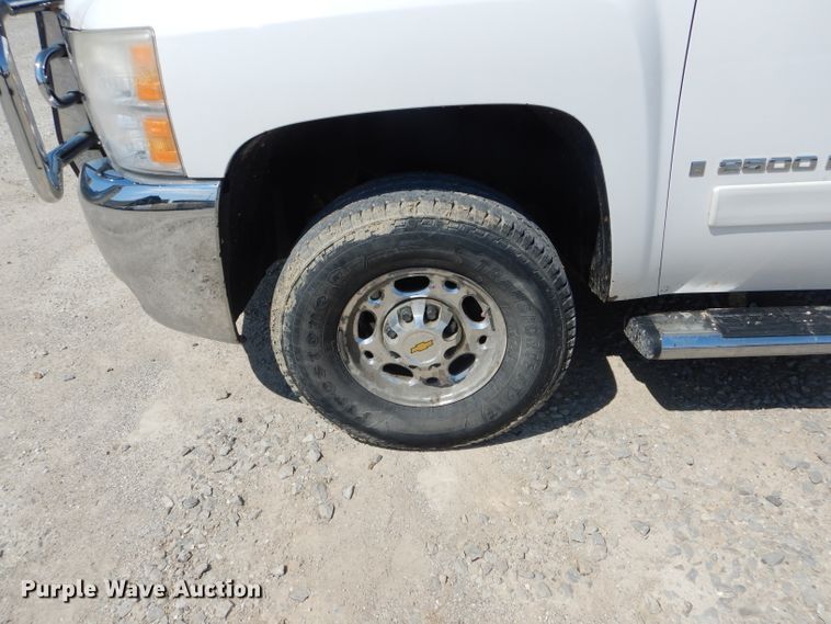image for item DF3099 2008 Chevrolet Silverado 2500HD  Crew Cab pickup truck
