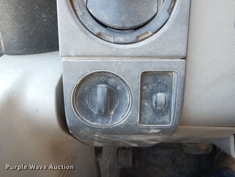 image for item DF3100 2008 Ford F250 Super Duty XL  pickup truck