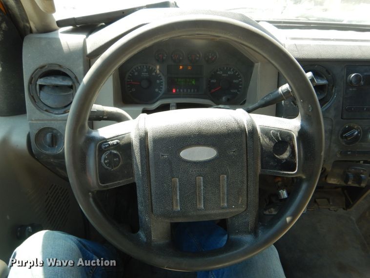 image for item DF3100 2008 Ford F250 Super Duty XL  pickup truck