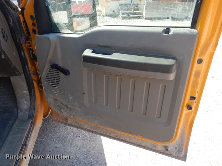 image for item DF3100 2008 Ford F250 Super Duty XL  pickup truck