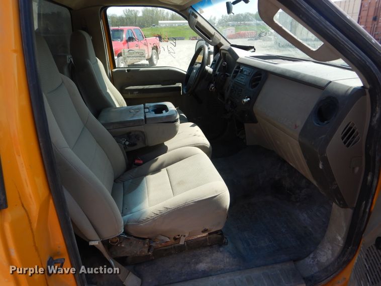 image for item DF3100 2008 Ford F250 Super Duty XL  pickup truck