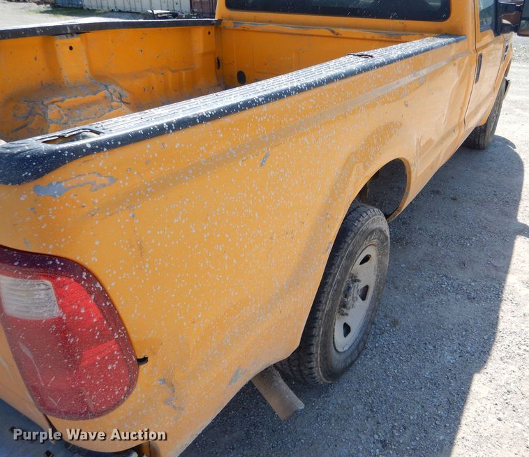 image for item DF3100 2008 Ford F250 Super Duty XL  pickup truck