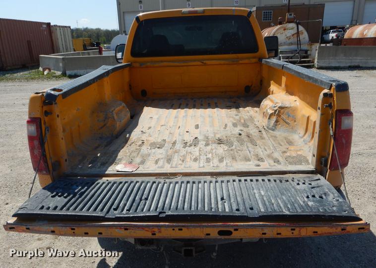 image for item DF3100 2008 Ford F250 Super Duty XL  pickup truck