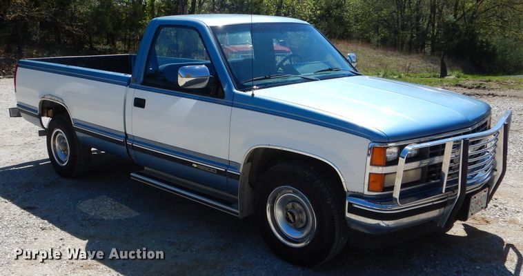 image for item DF3118 1988 Chevrolet C2500  pickup truck