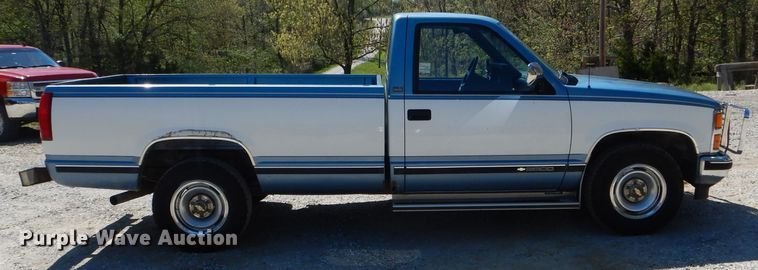 image for item DF3118 1988 Chevrolet C2500  pickup truck