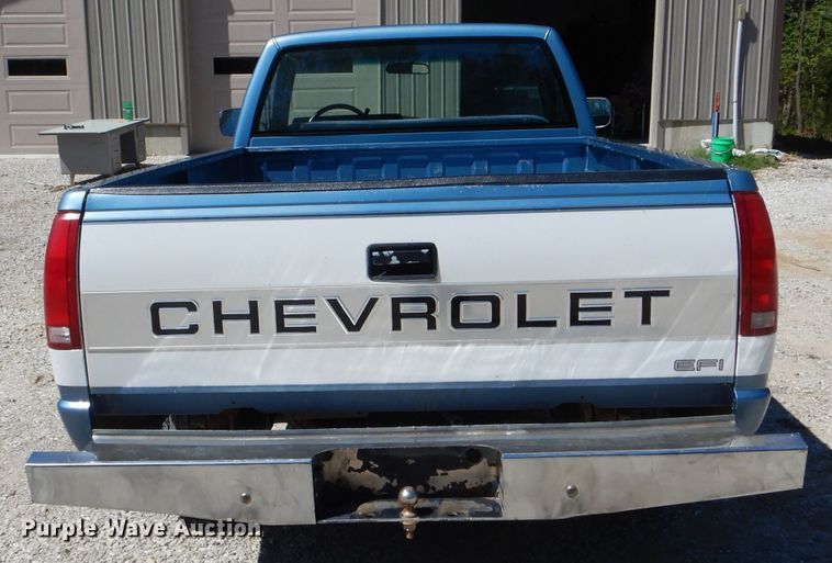 image for item DF3118 1988 Chevrolet C2500  pickup truck