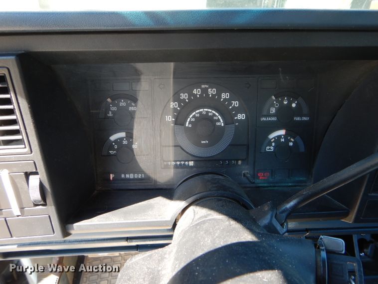 image for item DF3118 1988 Chevrolet C2500  pickup truck