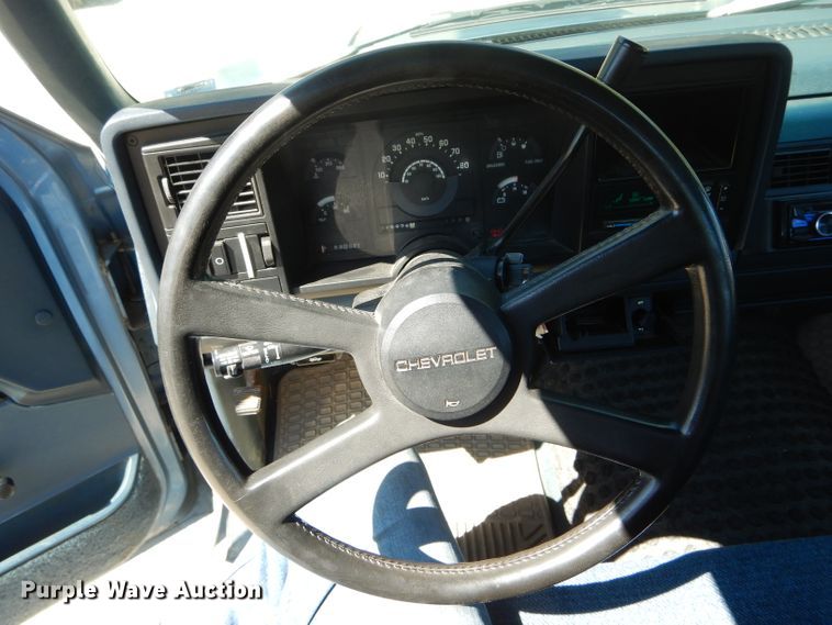 image for item DF3118 1988 Chevrolet C2500  pickup truck