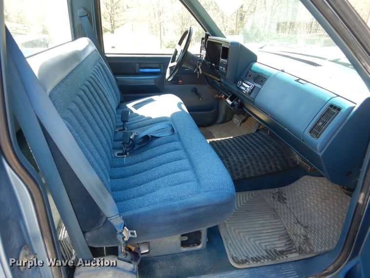 image for item DF3118 1988 Chevrolet C2500  pickup truck