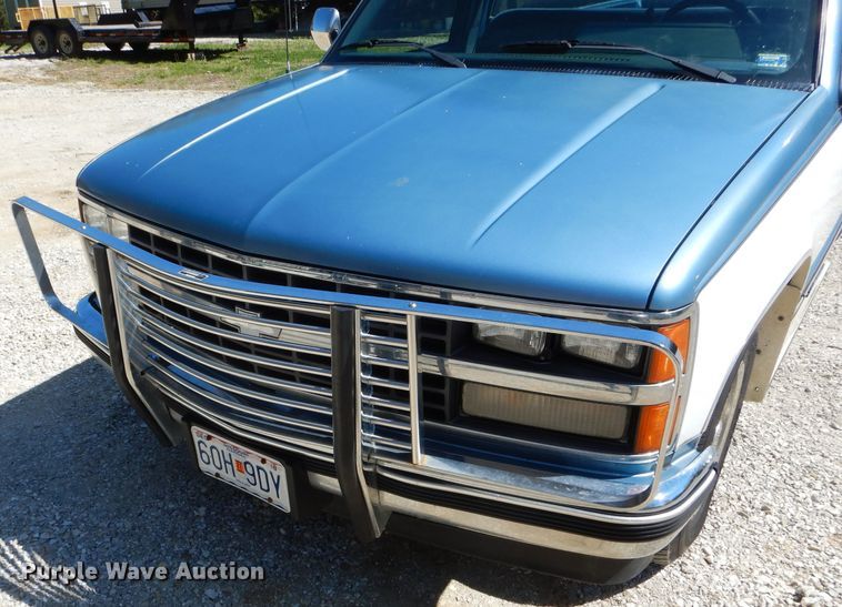 image for item DF3118 1988 Chevrolet C2500  pickup truck
