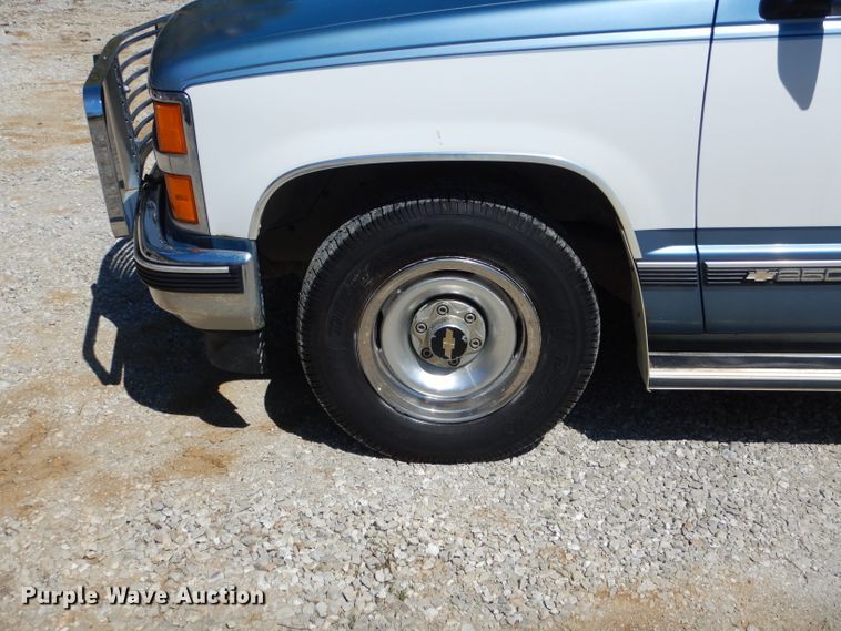 image for item DF3118 1988 Chevrolet C2500  pickup truck