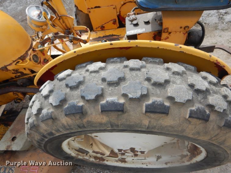 image for item DF3120 International lawn mower