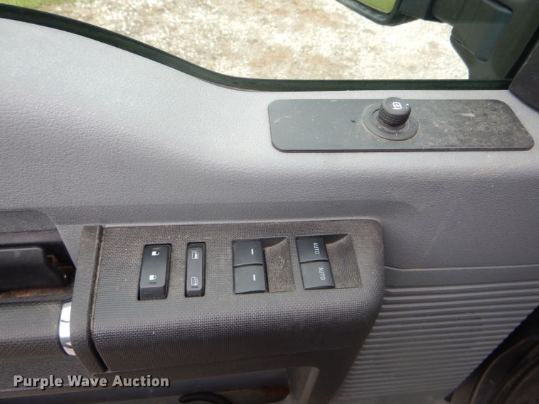 image for item DF3135 2015 Ford F250 Super Duty XL  Crew Cab pickup truck