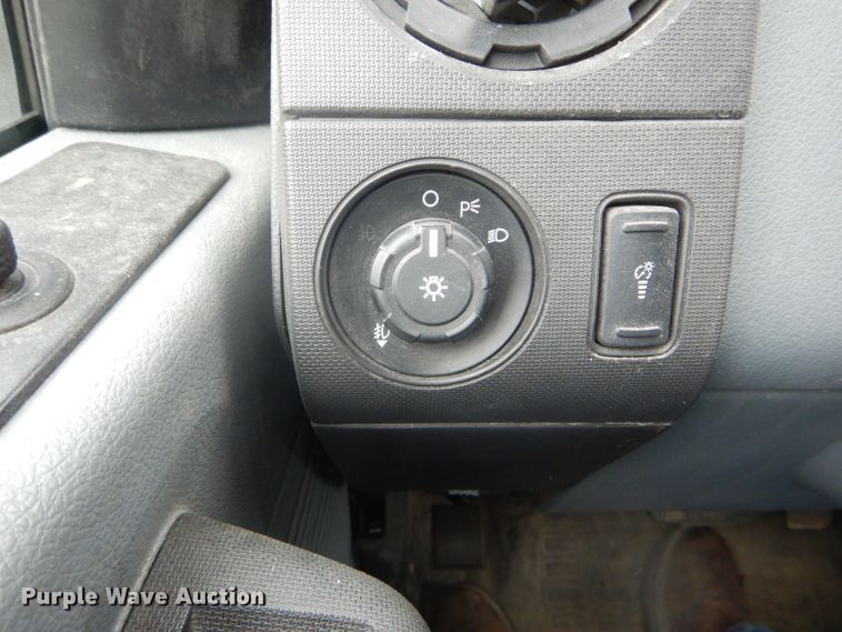 image for item DF3135 2015 Ford F250 Super Duty XL  Crew Cab pickup truck