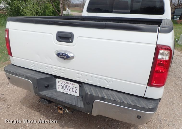 image for item DG3086 2014 Ford F250 Super Duty Lariat  Crew Cab pickup truck