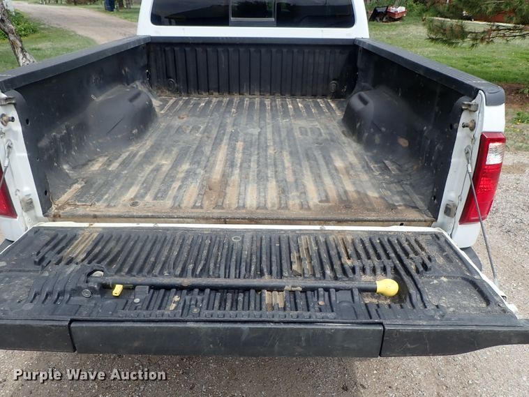 image for item DG3086 2014 Ford F250 Super Duty Lariat  Crew Cab pickup truck