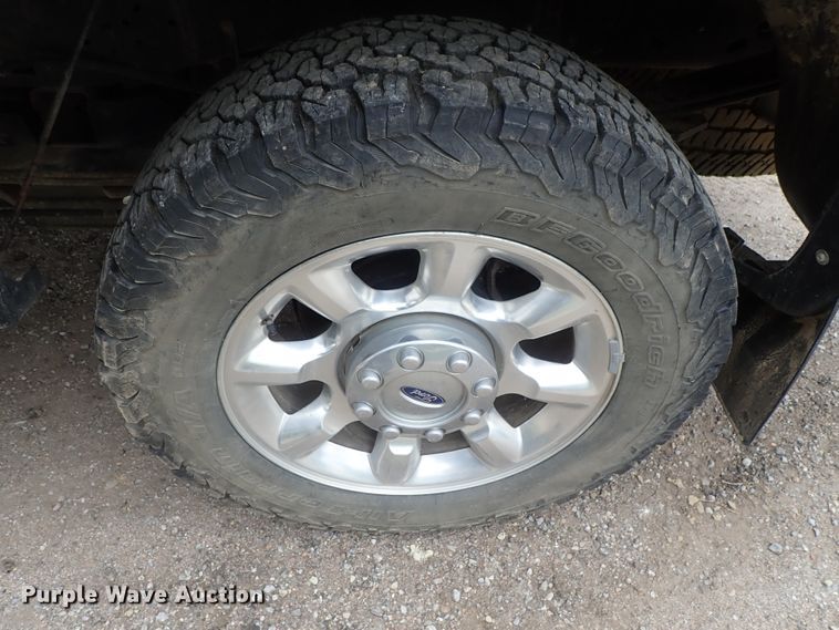 image for item DG3086 2014 Ford F250 Super Duty Lariat  Crew Cab pickup truck