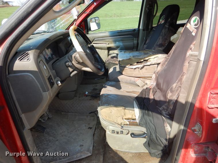 image for item DG5600 2004 Dodge Ram 3500  Quad Cab pickup truck