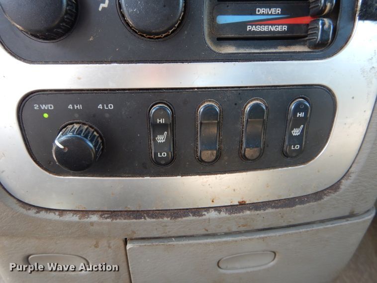 image for item DG5600 2004 Dodge Ram 3500  Quad Cab pickup truck