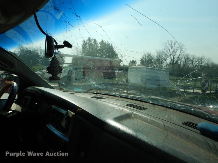 image for item DG5600 2004 Dodge Ram 3500  Quad Cab pickup truck