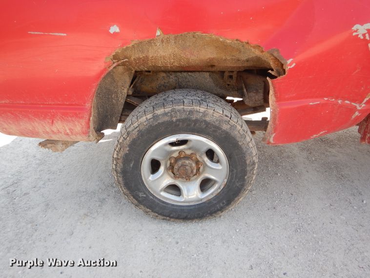 image for item DG5600 2004 Dodge Ram 3500  Quad Cab pickup truck