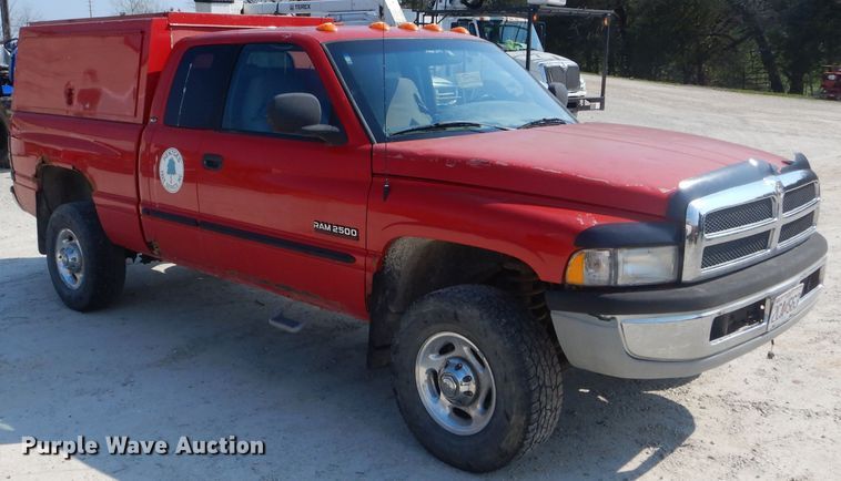 image for item DG5603 2001 Dodge Ram 2500 Laramie SLT  Quad Cab pickup truck