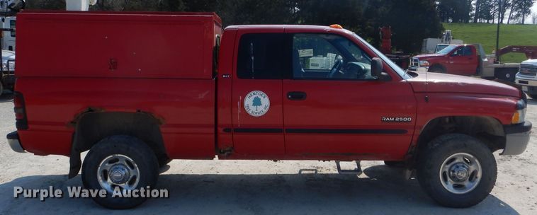 image for item DG5603 2001 Dodge Ram 2500 Laramie SLT  Quad Cab pickup truck