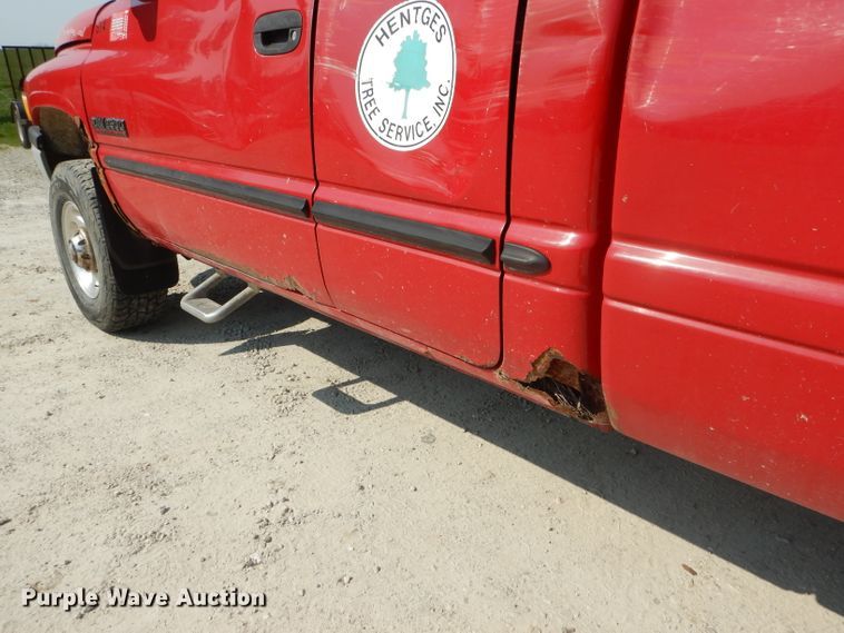 image for item DG5603 2001 Dodge Ram 2500 Laramie SLT  Quad Cab pickup truck