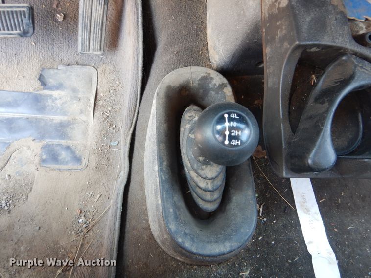 image for item DG5603 2001 Dodge Ram 2500 Laramie SLT  Quad Cab pickup truck