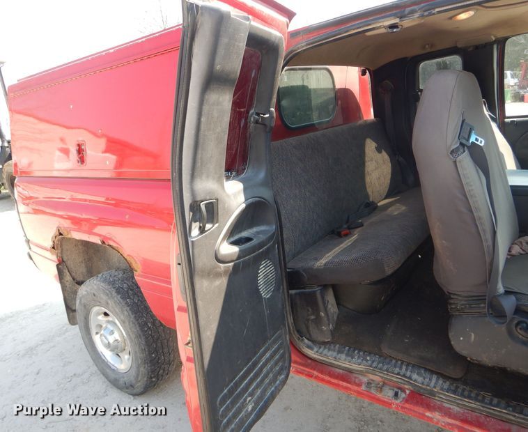 image for item DG5603 2001 Dodge Ram 2500 Laramie SLT  Quad Cab pickup truck