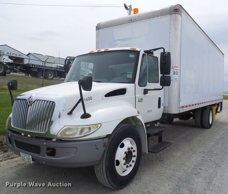image for item DG5651 2003 International 4300 box truck