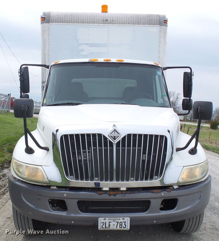 image for item DG5651 2003 International 4300 box truck