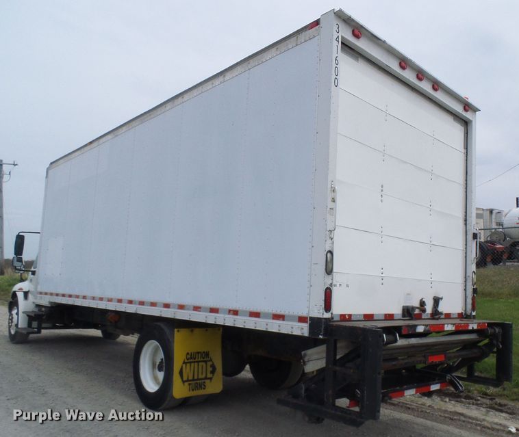 image for item DG5651 2003 International 4300 box truck