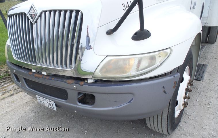 image for item DG5651 2003 International 4300 box truck