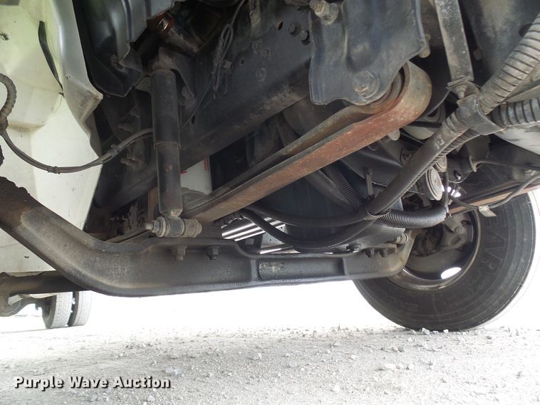 image for item DG5651 2003 International 4300 box truck