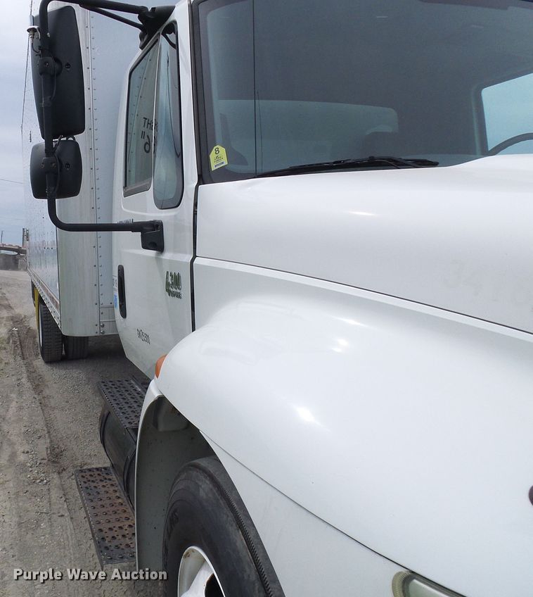 image for item DG5651 2003 International 4300 box truck