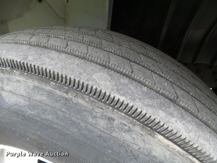 image for item DG5651 2003 International 4300 box truck