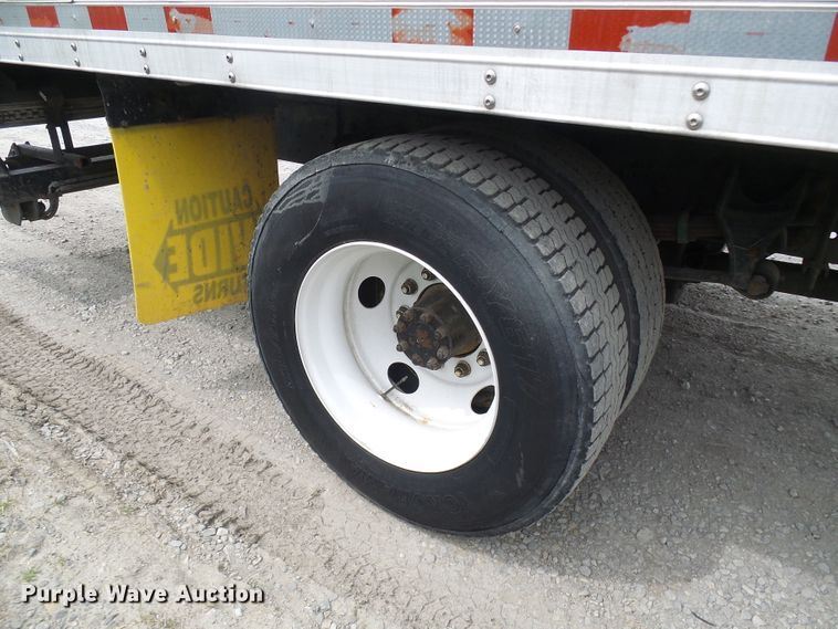 image for item DG5651 2003 International 4300 box truck