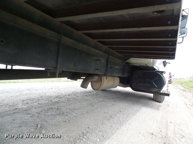 image for item DG5651 2003 International 4300 box truck