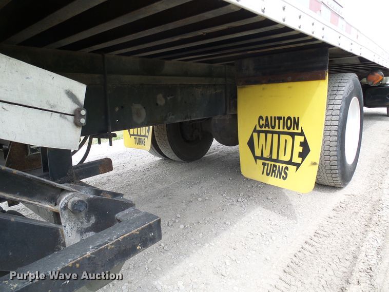 image for item DG5651 2003 International 4300 box truck