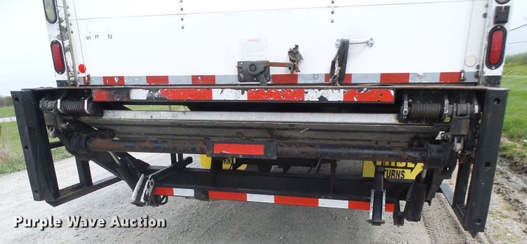 image for item DG5651 2003 International 4300 box truck