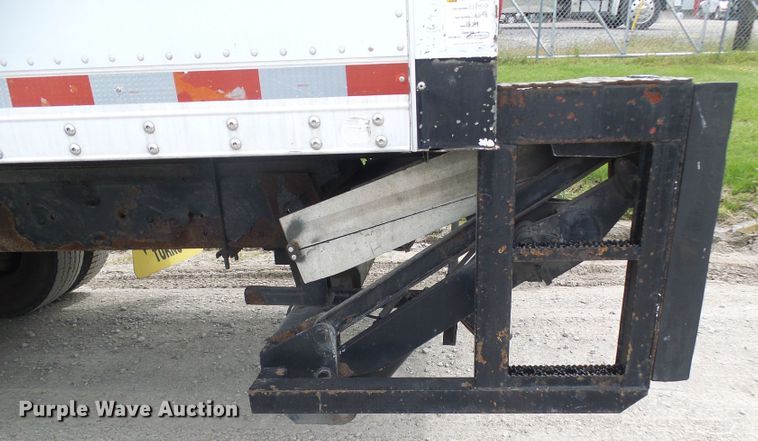 image for item DG5651 2003 International 4300 box truck