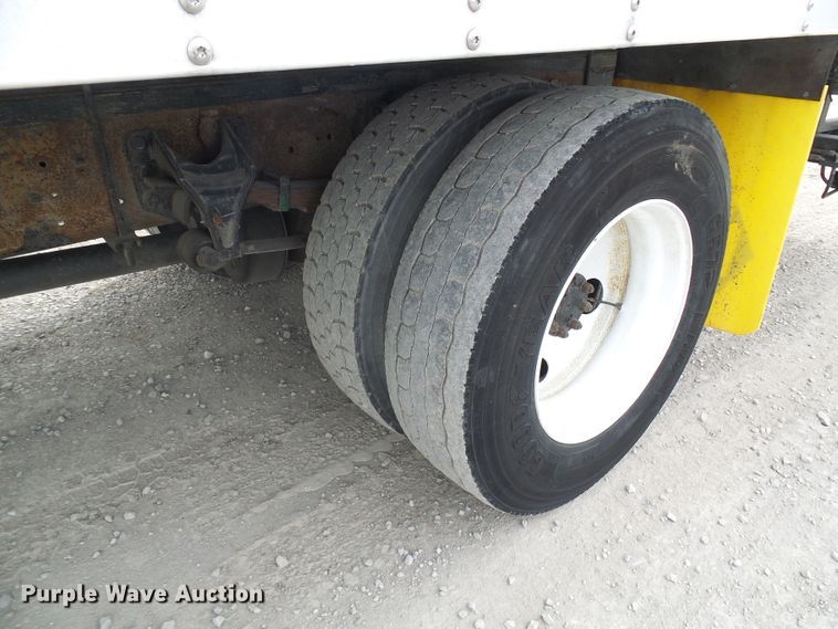 image for item DG5651 2003 International 4300 box truck