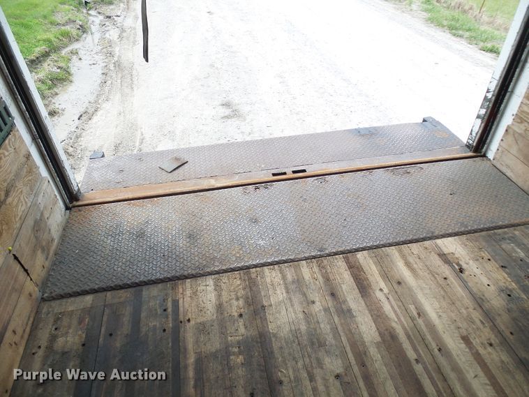 image for item DG5651 2003 International 4300 box truck