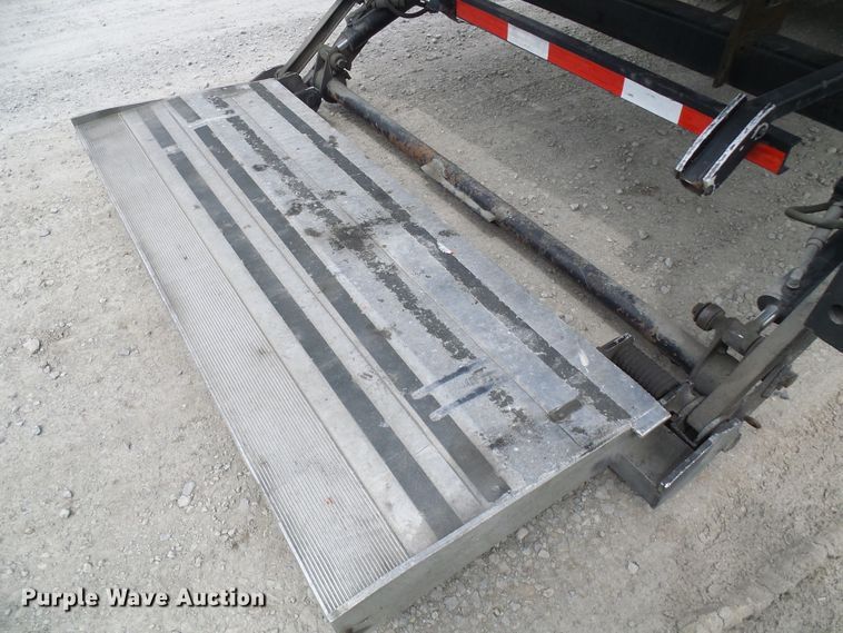 image for item DG5651 2003 International 4300 box truck