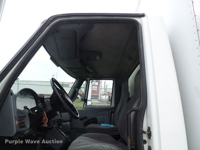 image for item DG5651 2003 International 4300 box truck