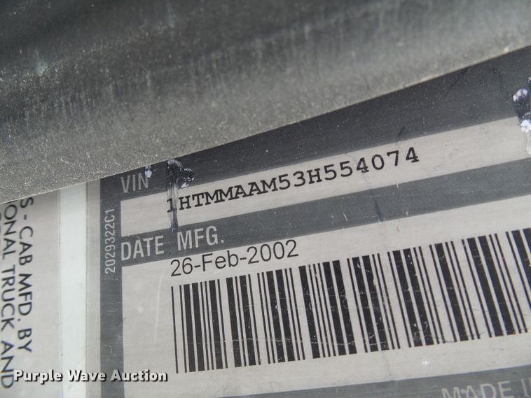 image for item DG5651 2003 International 4300 box truck