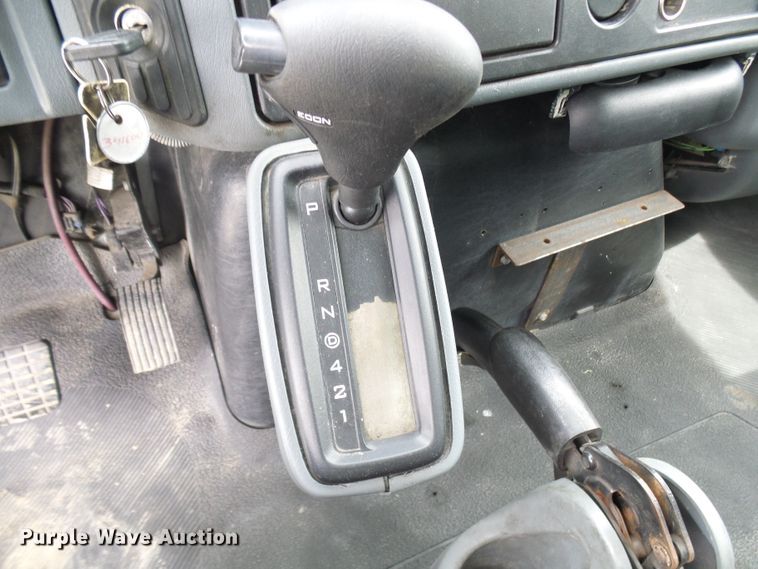 image for item DG5651 2003 International 4300 box truck