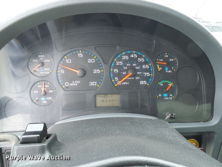 image for item DG5651 2003 International 4300 box truck