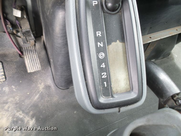 image for item DG5651 2003 International 4300 box truck